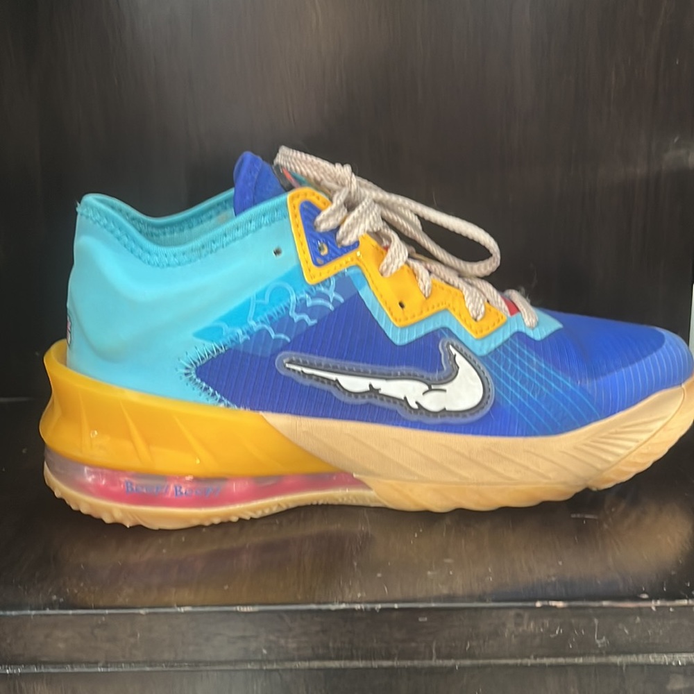 COPY - Nike Lebron 18 low space jam